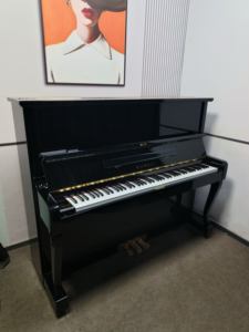 Piano Vertical Kawai KD5E Auténtico, Importado de Japón, con Cuerpo de Sonido Duradero, Piano Vertical Original de Japón en Excelente Estado - Product Image 1