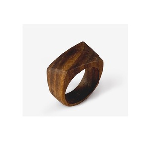 Anneaux de serviette en bois décoratifs, conçus pour des tables élégantes, des dîners, des mariages, des fêtes, des hôtels, des restaurants, des cafés et des maisons - Product Image 4