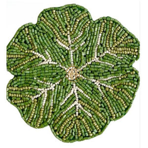 Posavasos con Diseño Tradicional de Flores con Cuentas, Hecho a Mano en Rosa, Verde y Rojo para Protección Decorativa de Mesa - Product Image 2