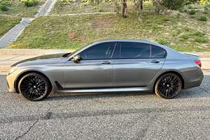 BMW 750i 2018 d'occasion, V8 biturbo, très bien équipé, provenant de Californie - Product Image 2