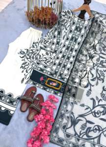 Costume Salwar en soie imprimé numérique de créateur robe Kameez pakistanaise longue à la mode pour les fêtes de mariage pakistanaise indienne - Product Image 6