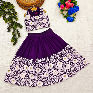 Conjunto de Lehenga Choli de Georgette con Bordado Floral Morado para Niñas, Estilo Tradicional Indio para Fiestas, Marca Shoryam Fashion Premium - Product Image 1