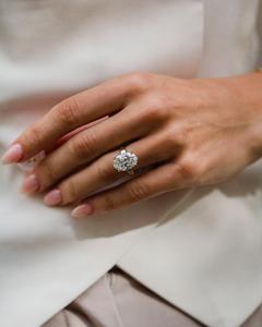Anillo de compromiso blanco de corte ovalado de 12x8mm | Anillo de bodas solitario para Mujer | Banda de oro Moissanite CZ Proveedor de joyería nupcial - Product Image 2