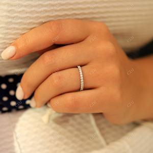 แหวนแต่งงานแบบครึ่งวง ทองคำขาววินเทจ ประดับเพชรโมอิสซาไนต์คุณภาพสูง ตัวเรือนแบบ Prong Set ราคาขายส่งจากโรงงาน - Product Image 2