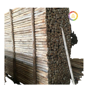 Poteaux en bois de haute qualité pour l'agriculture, la construction, les clôtures et l'aménagement paysager avec longueur et diamètre personnalisés - Product Image 6