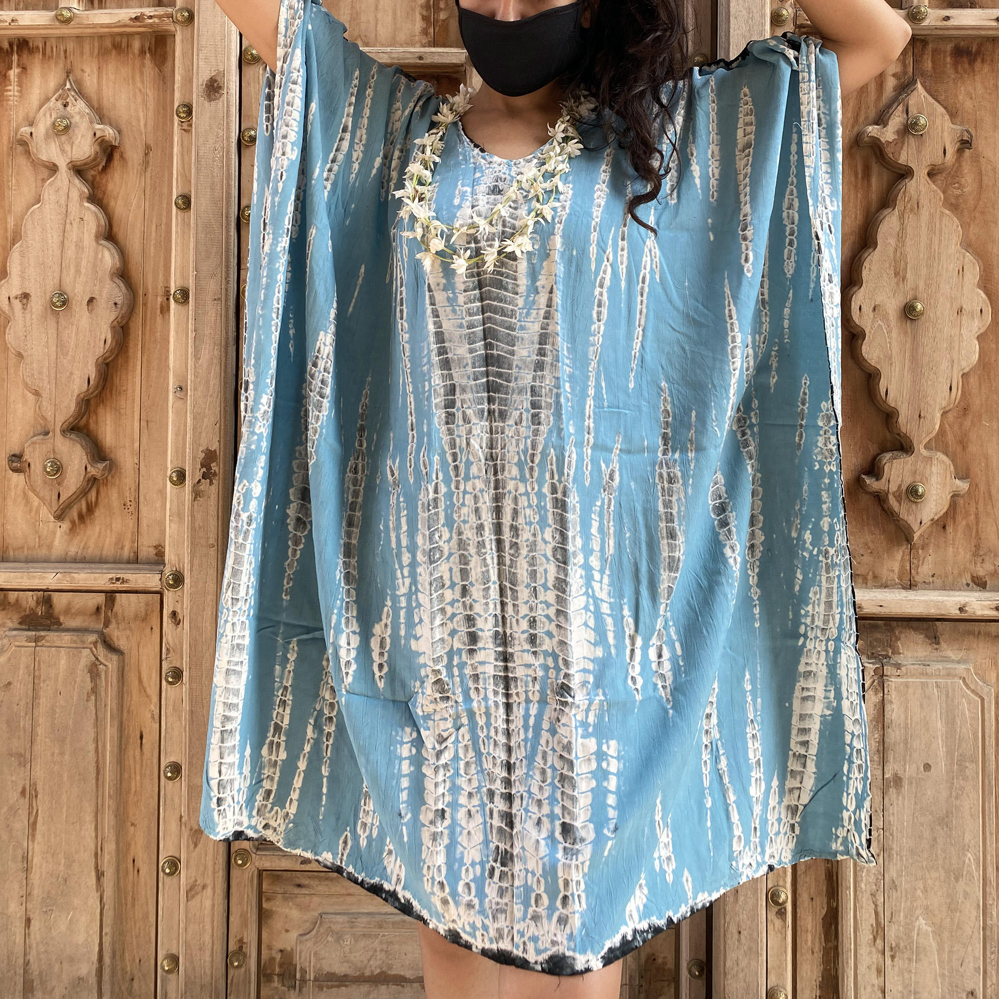 สีฟ้าและสีดำ