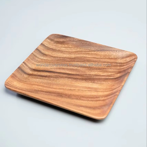 Platos y platos de madera de estilo rústico, diseño natural sostenible, duradero y atemporal para una cena y servicio seguros - Product Image 1