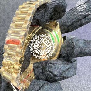 Reloj de Lujo Charm_Jewells para Hombre, de Acero Inoxidable, 42 mm, Esfera Verde, Bisel con Diamantes, Cuarzo Analógico, Visualización de Fecha, Cierre Plegable - Product Image 2