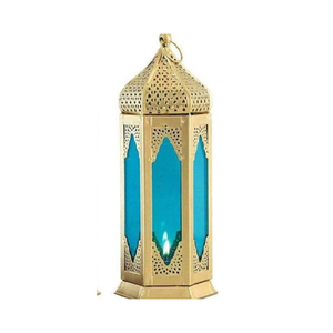 Wholesale Quantity Metal Lantern Perfect for Year Round <b>Aesthetic</b> and Function Available at Best Price - Product Image 4