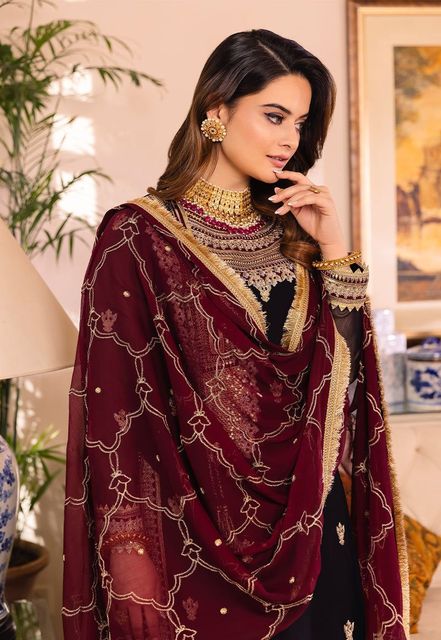 hurrem sultan dresses design Hurrem Sultan Cosplay Dress: Silk Chiffon, Tiara, and Veil