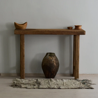 Console d'entrée unique et étroite en bois massif, style rustique farmhouse, avec bord naturel, pour couloir, à placer près du canapé ou comme commode.