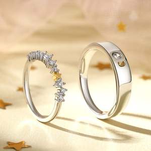 แหวนคู่เงินสเตอร์ลิง Jeulia Always & Forever Moon & Star ประดับเพชรทรง Asscher Princess Oval Cut - Product Image 6