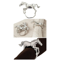 Anneaux de serviette en forme de cheval debout de haute qualité, porte-serviettes en métal argenté pour la décoration de la table à manger à la maison, décoration de fête de mariage