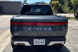 Voiture d'occasion fiable 2022 Rivian R1T Launch Edition - Product Image 2