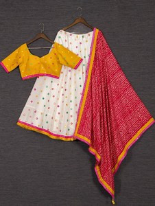 Funciones impresionantes Pure Cotton Lehenga Choli para mujer, Listo para usar lehenga choli Lehenga Mirror Work con dupatta impresa - Product Image 4