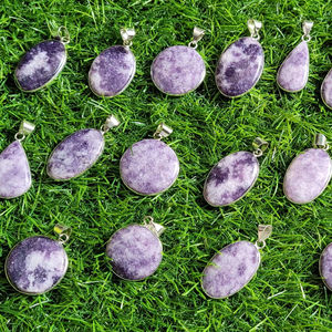 Colgantes de piedras preciosas naturales de mejor grado Lepidolita Cabujón Colgante Piedras preciosas Colgantes sueltos Colgante de cristal Piedras de alta calidad - Product Image 2