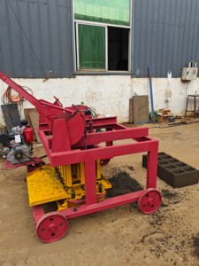 Máquina de fabricación de ladrillos SHIYUE Block Factory QMR4-45, máquina de ladrillos de cemento, <span class=keywords><strong>precio</strong></span> de bloques huecos - Product Image 4