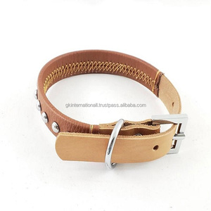 Collar de perro de cuero tostado hecho a medida con una sola línea de remaches cromados plateados y herrajes de níquel resistentes ajustables - Product Image 4