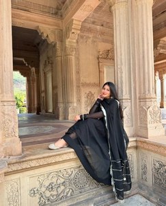 Salwar Kameez Étnico Indio de Diseño para Mujer, Estilo Algodón Georgette Sintético con Capas y Volantes, Grabado, de Secado Rápido, para Bodas y Fiestas - Product Image 6