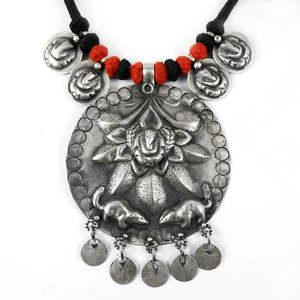 Collar de hilo de racimo de diseño clásico hecho a mano de plata esterlina sólida 925 joyería India hecha a mano en estilo bohemio - Product Image 2