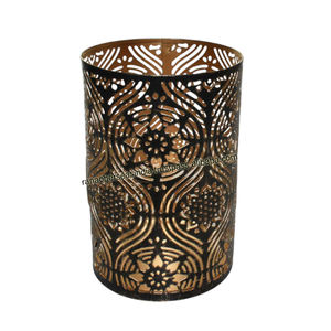 Bougeoir à bougie chauffe-plat élégant en métal fait à la main avec motif de fleurs coupées pour la maison, le salon et la décoration de table - Product Image 2