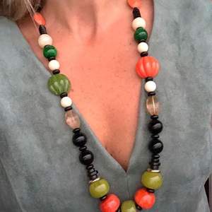 Collier Bijoux de Mode Look Tendance Collier en Résine Fait Main avec un Look Attrayant par bh crafts - Product Image 6