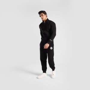 Pantalon de jogging Hyper Joggers - 100% coton noir, coupe régulière, style évasé, en molleton bouclette avec logo personnalisable et décoration plissée - Product Image 4