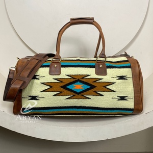 2025 accesorios de viaje bolsas de viaje al aire libre manta de sillín personalizada bolsa de Gimnasio Deportivo para mujeres bolsas de lona de cuero genuino bolsas de noche - Product Image 1