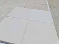 Carreaux de pierre calcaire blanc pur 2026 2x30x60cm, finition flammée, polie, brossée, cuir, coupée au scie, lisse, fabriquée en usine, pour extérieur, de Turquie