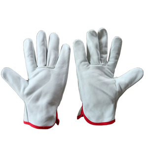 Des gants résistants aux coupures avec un design flexible et une surface de paume antidérapante protègent les mains lors d'applications industrielles exigeantes - Product Image 6