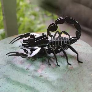 Películas de metal decorativas de lujo para el hogar, decoración de pared de fotos al por mayor para el interior del hogar, escorpión, fabricante de Vietnam - Product Image 1