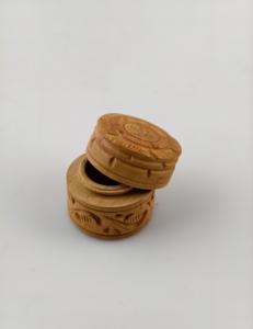 Elegante organizador de caja de recuerdo de madera hecho a mano para artículos personales de joyería y recuerdos bellamente elaborado con detalles artísticos - Product Image 4