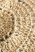 Napperon rond en raphia fait à la main Artisan Tapis de table écologique naturel pour décor de salle à manger bohème, rustique ou d'été