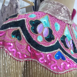 Écusson brodé de perles de strass en tissu personnalisé pour vêtements pour dames, vêtements et accessoires pour la couture à la main - Product Image 1