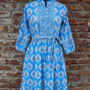 Robe longue en coton pour femme avec col rond imprimé floral tie-dye tissé respirant avec taille et poche naturelles - Product Image 1