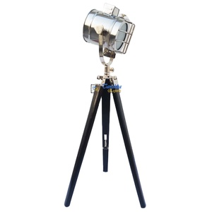 โคมไฟสปอตไลท์สามขาแบบอุตสาหกรรมสไตล์วินเทจไฟฉายสตูดิโอย้อนยุคปรับได้สำหรับตกแต่งบ้านและสำนักงานราคาจำนวนมาก - Product Image 4