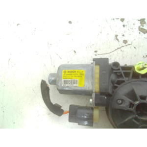 ตัวปรับกระจกไฟฟ้าด้านหน้าขวา KIA Stonic Series 82460-h8000 (17>) - Product Image 3