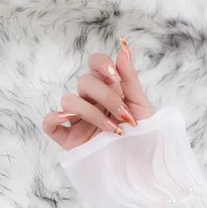 Женские блестящие ногти