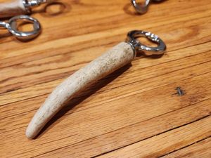 Taza de cerámica de cuerno vikingo festivo hecho a mano para hidromiel y cerveza para fiestas navideñas y alegrías navideñas - Product Image 5