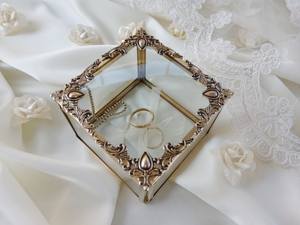 Caja de anillo de cristal de diseño japonés, organizador de joyas hecho con marco pulido dorado de cristal y metal para compromiso de boda de cumpleaños - Product Image 4