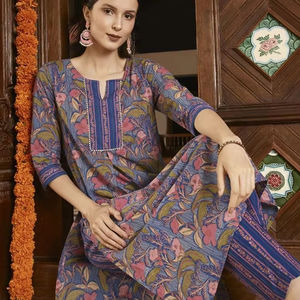 Mujeres étnicas púrpura floral impreso puro algodón Kurta con pantalones indio pakistaní salwaar kameez traje - Product Image 1