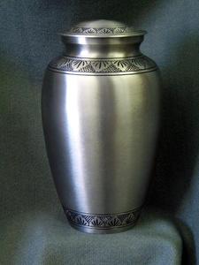 Urna de cremación Arcadia de Metal de alta calidad negra y gris para patrón de revestimiento de adultos elegante urna de cremación de Metal artesanal India - Product Image 2