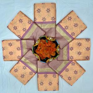 Hermoso estilo Bollywood All-Pallu Saree con borde Jacquard exclusivo Ropa de fiesta de viscosa rica para Diwali Fashionharbor - Product Image 6