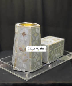 Brûleur d'encens en bois incrusté d'os artisanal de luxe fait à la main pour le Ramadan arabe Bakhoor avec senteurs de gingembre et de pin - Product Image 6