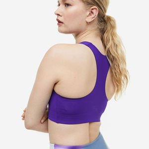 Sujetador deportivo de yoga más vendido Ropa de gimnasio de rayas cruzadas sin costuras de marca personalizada - Product Image 3