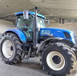 Tracteur diesel 4x4 avec chargeur frontal, moteur Mitsubishi, transmission automatique - Performances robustes pour l'agriculture et l'aménagement paysager - Product Image 6