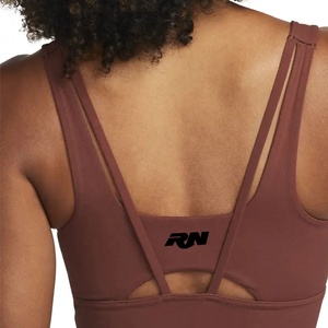 Vêtements de yoga personnalisés pour femmes Soutien-gorge de sport à impact élevé avec des matériaux de la plus haute qualité - Product Image 2