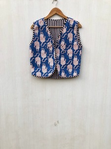 Veste Gilet sans Manches en Coton Matelassé Fait Main en Inde, Imprimé Indigo Bleu et Blanc, Veste Courte Réversible et Élégante pour Femme, Parfaite - Product Image 4