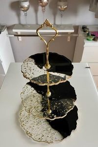 Unique Style Resin <b>Cake</b> Platter with Metal <b>Stand</b> & Handle Handcrafted <b>for</b> Home Hotel Wedding Export <b>Sale</b> <b>Cake</b> Tools - Product Image 3