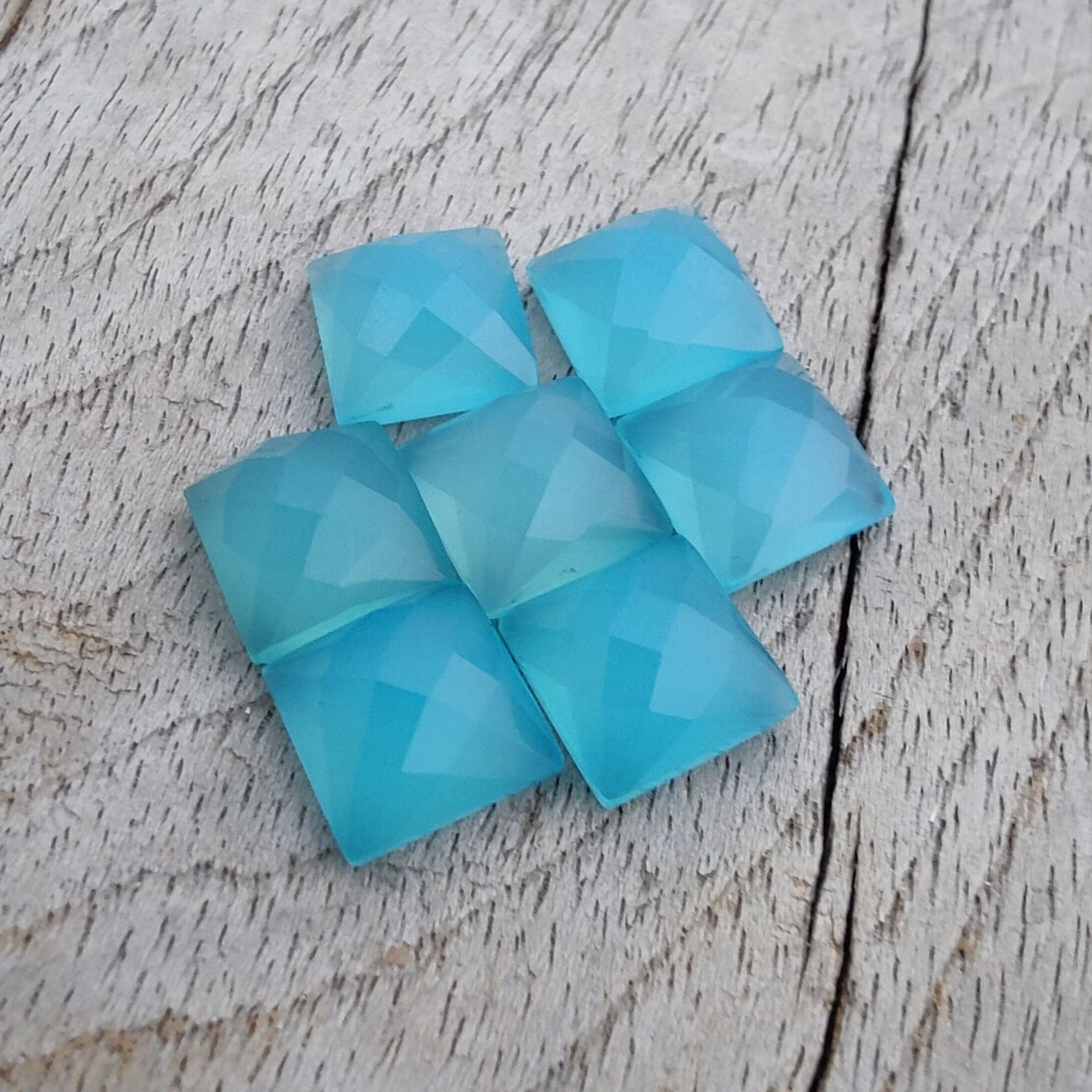 เช่นเดียวกับรูปภาพ